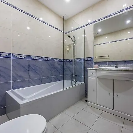 3 Marias Garden House לינה וארוחת בוקר 3*