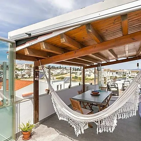 3 Marias Garden House