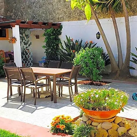 3 Marias Garden House לינה וארוחת בוקר 3*