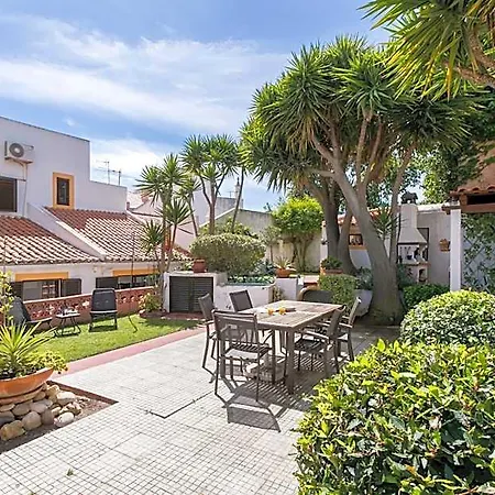 3 Marias Garden House