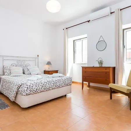 3 Marias Garden House