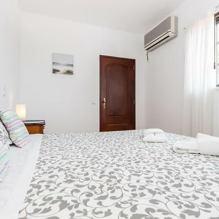 3 Marias Garden House *