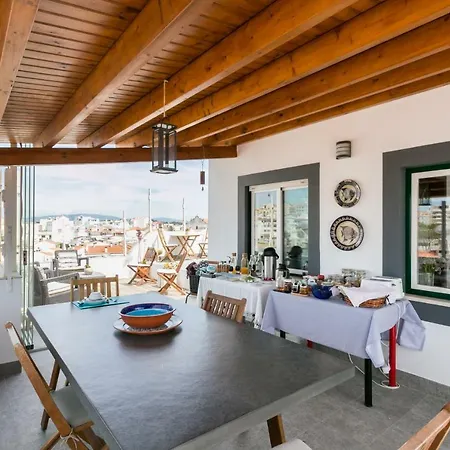 3 Marias Garden House