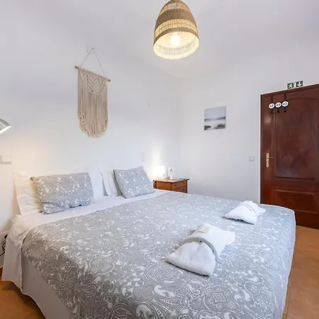 3 Marias Garden House B&B 라고스