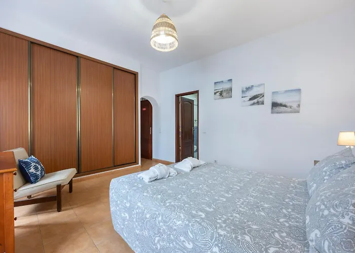 3 Marias Garden House